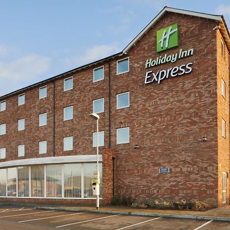 Holiday Inn Express Nuneaton By Ihg Exterior foto