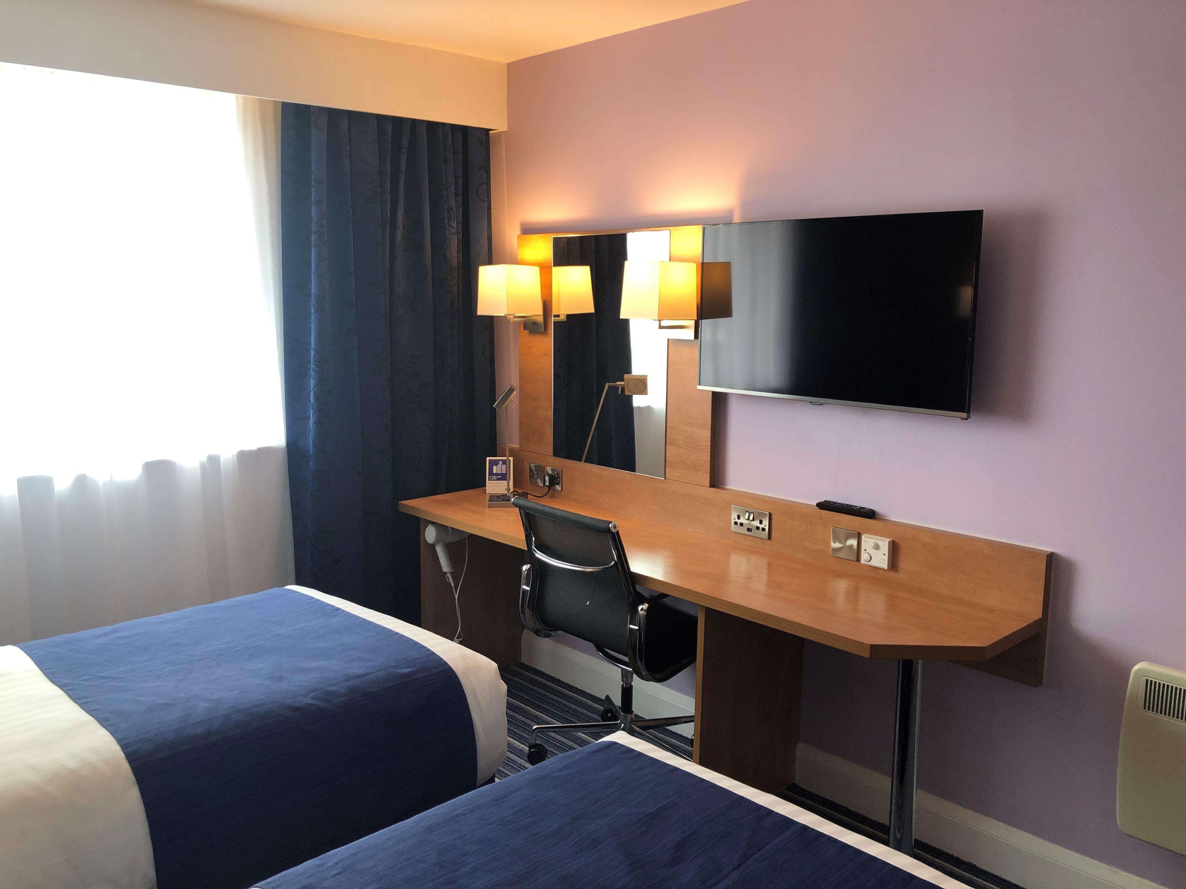 Holiday Inn Express Nuneaton By Ihg Exterior foto