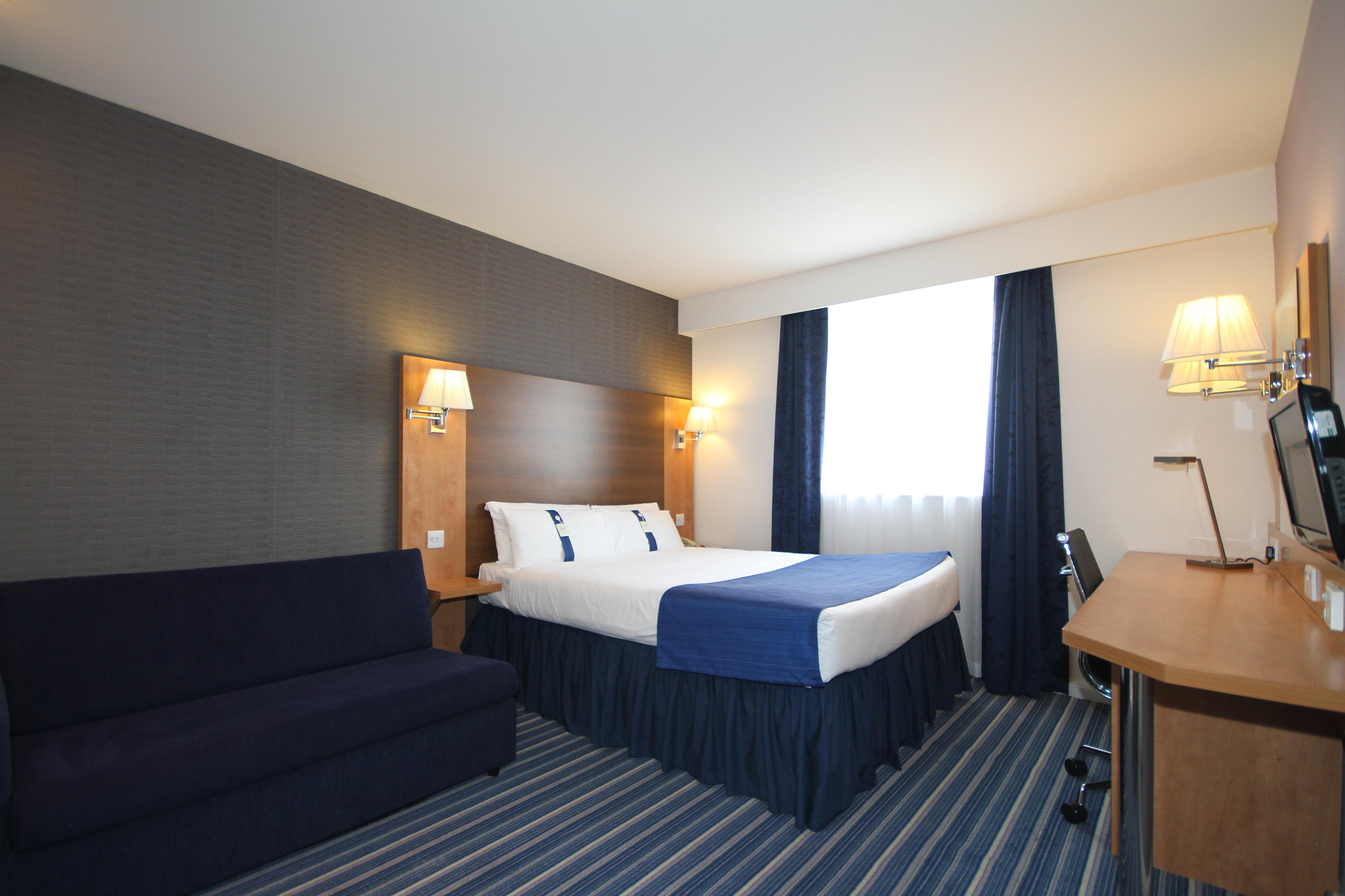 Holiday Inn Express Nuneaton By Ihg Exterior foto