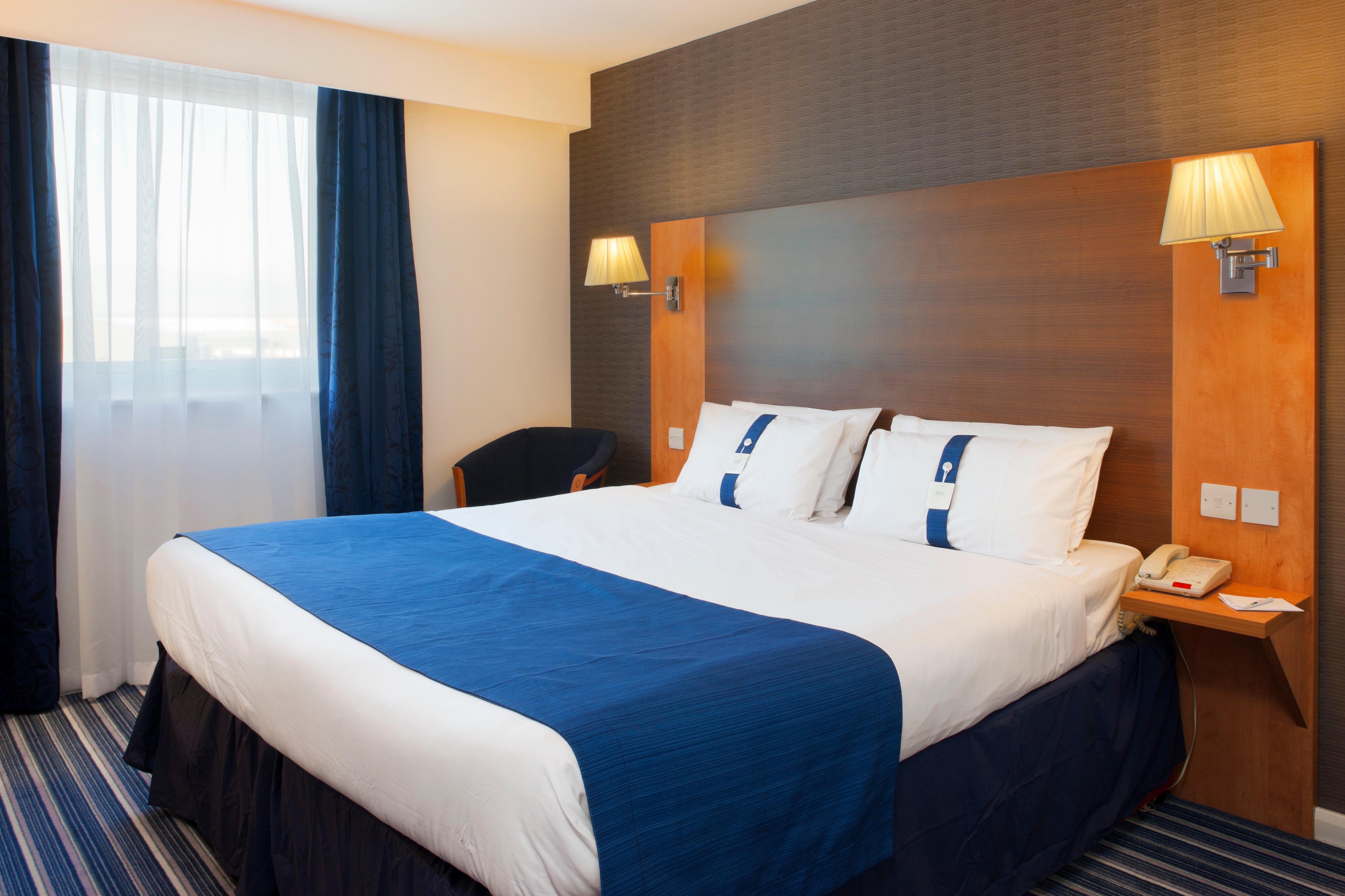 Holiday Inn Express Nuneaton By Ihg Exterior foto