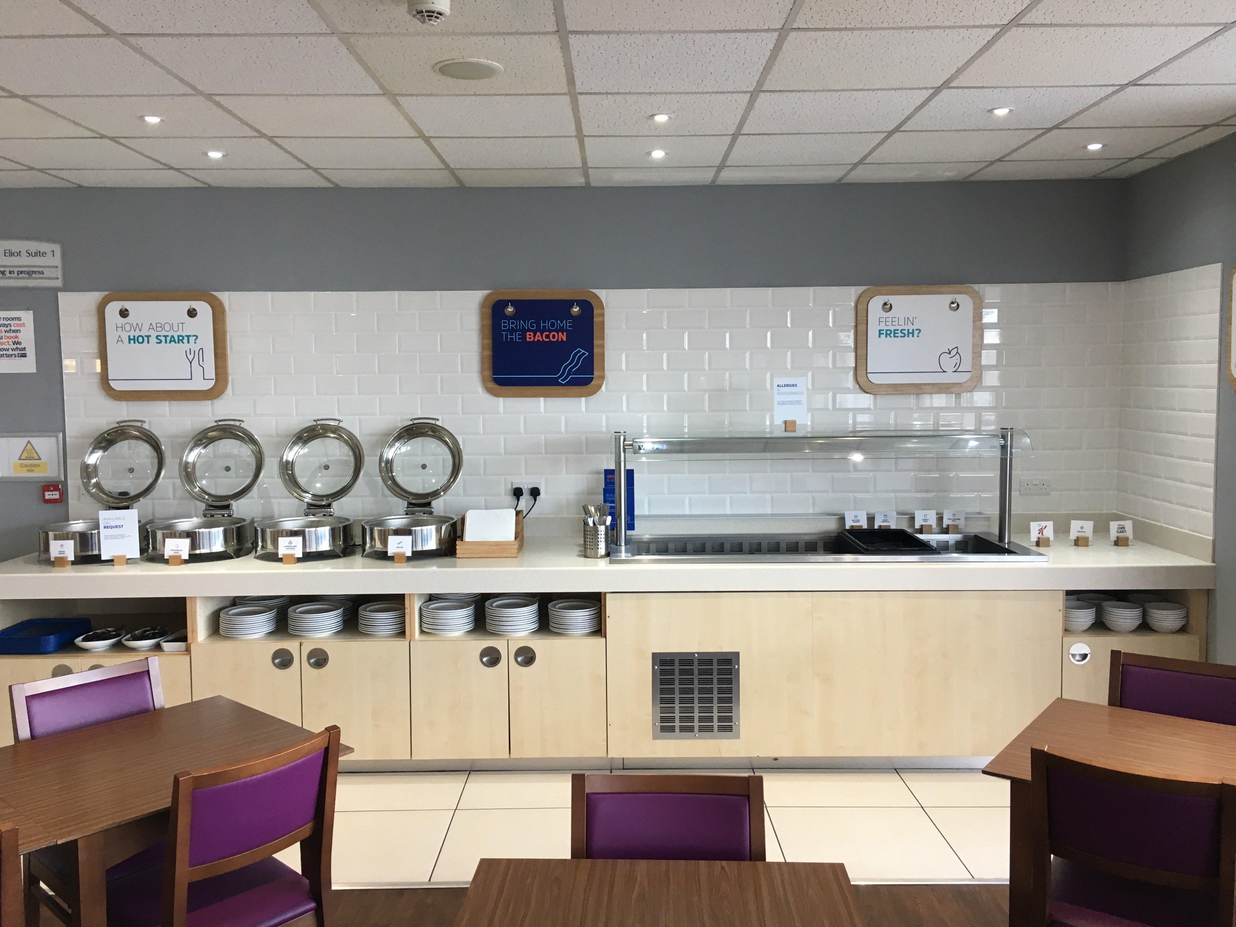 Holiday Inn Express Nuneaton By Ihg Exterior foto