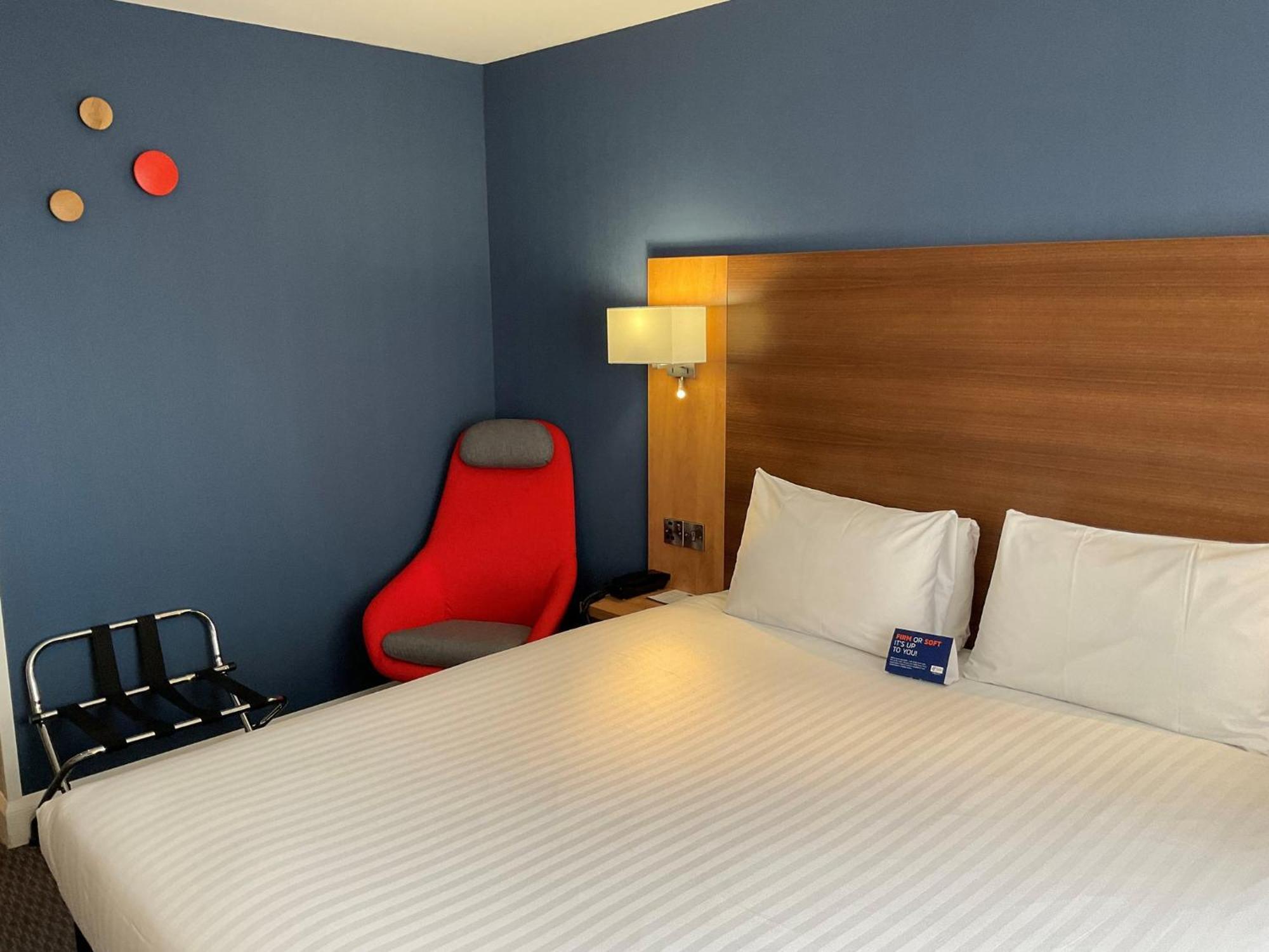 Holiday Inn Express Nuneaton By Ihg Exterior foto