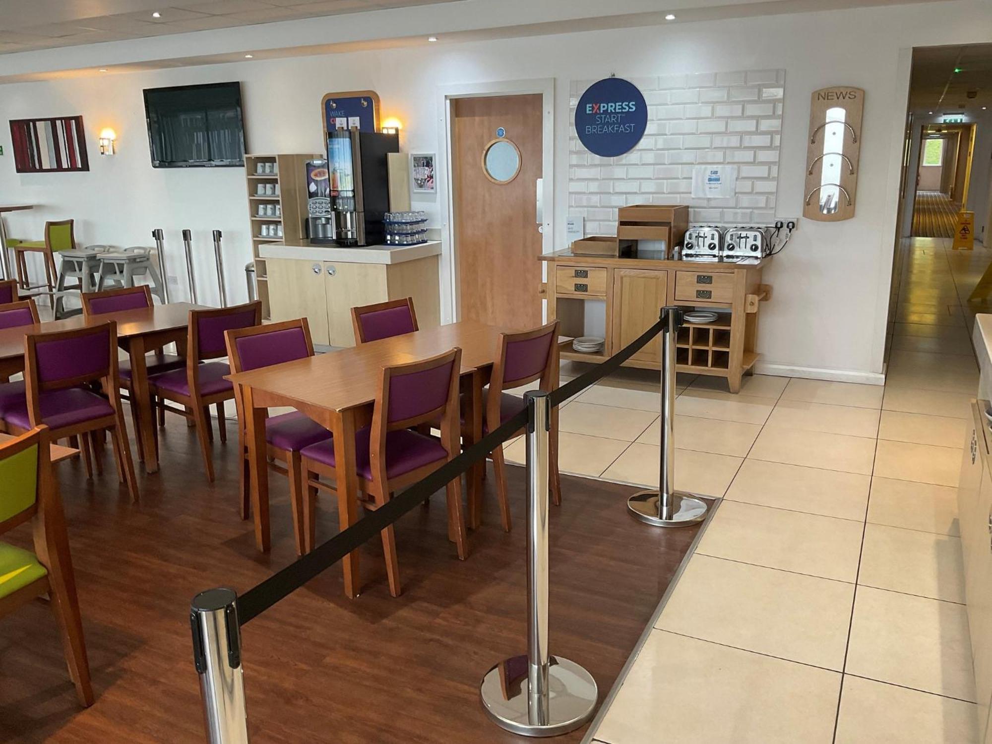 Holiday Inn Express Nuneaton By Ihg Exterior foto