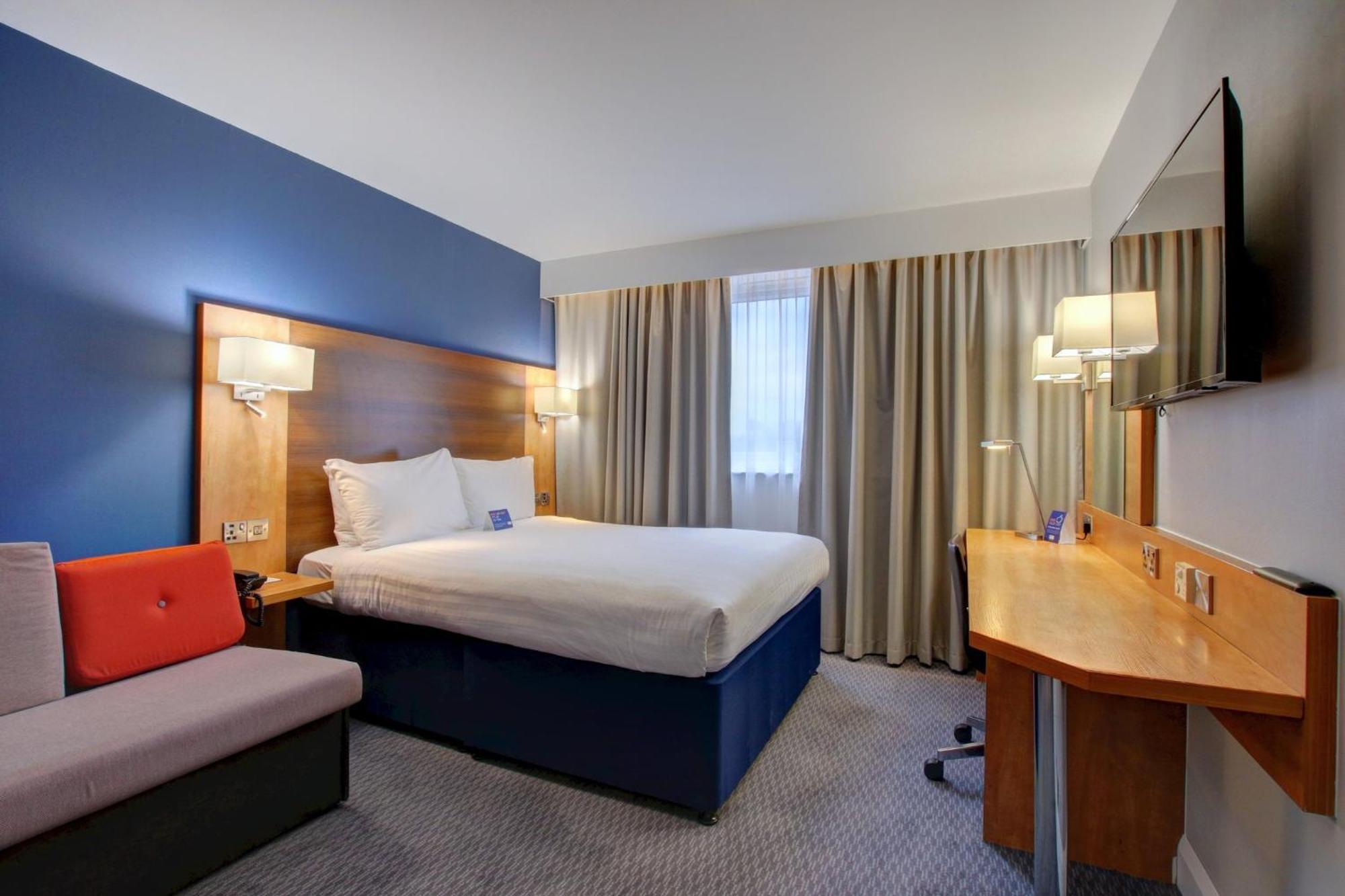 Holiday Inn Express Nuneaton By Ihg Exterior foto