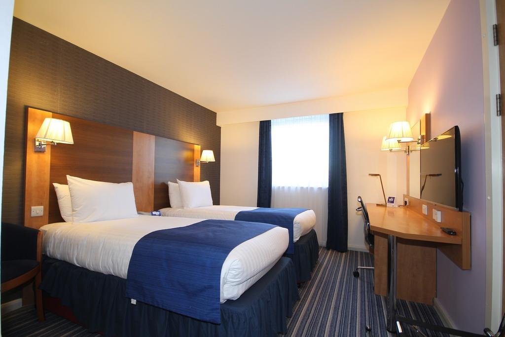 Holiday Inn Express Nuneaton By Ihg Exterior foto